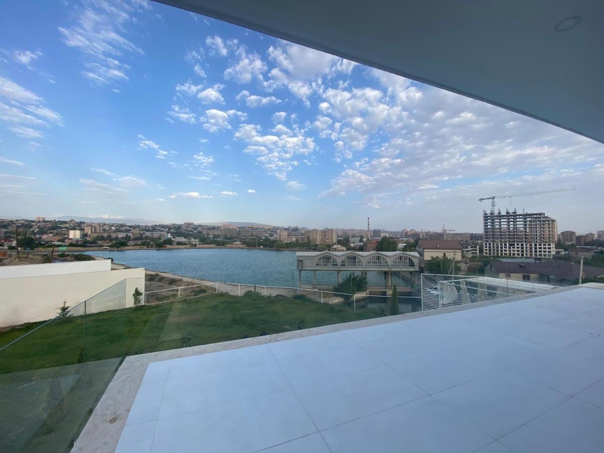 White House Yerevan Luaran gambar